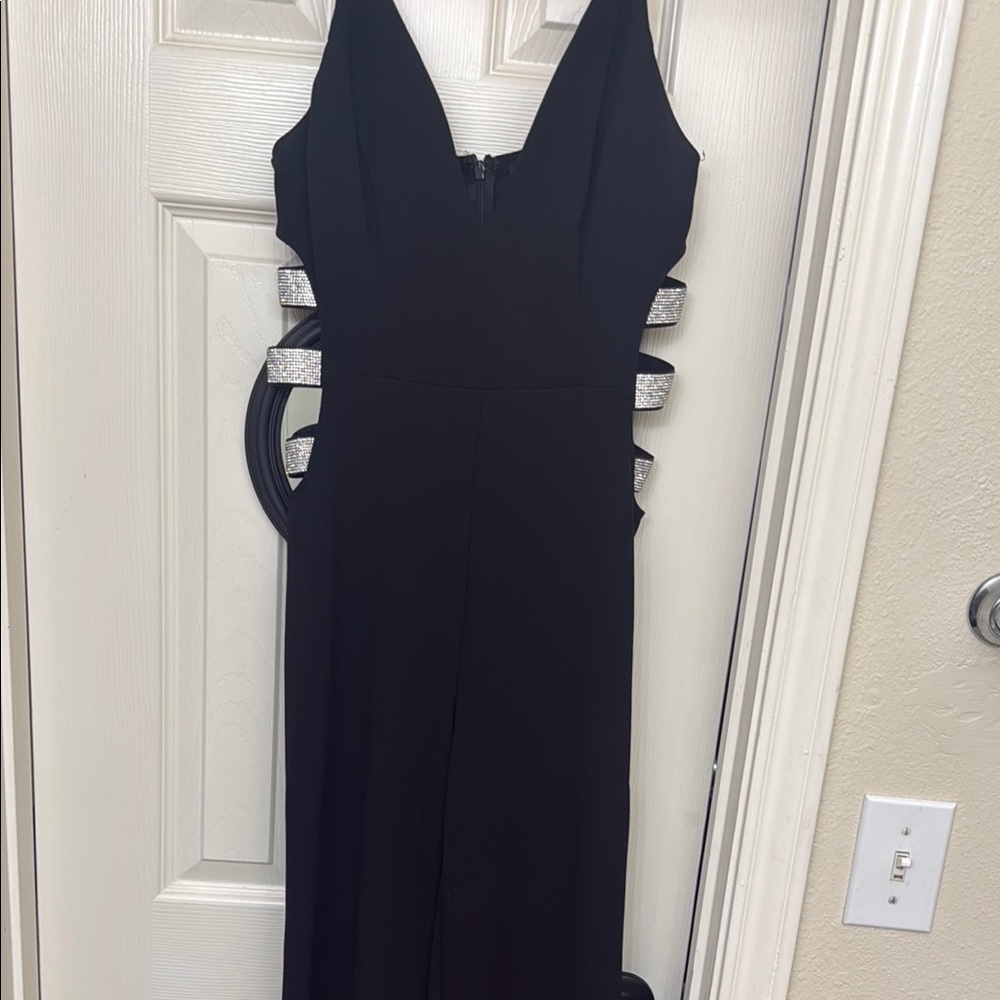 Elegant Black Sleeveless Dress